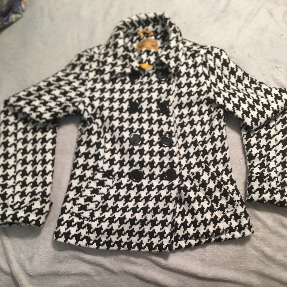 Women’s Houndstooth Peacoat - Picture 5 of 5